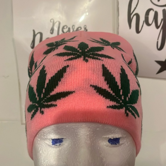 Leafy Pink & Green Beanie Hat NWT Unisex - Picture 3 of 7